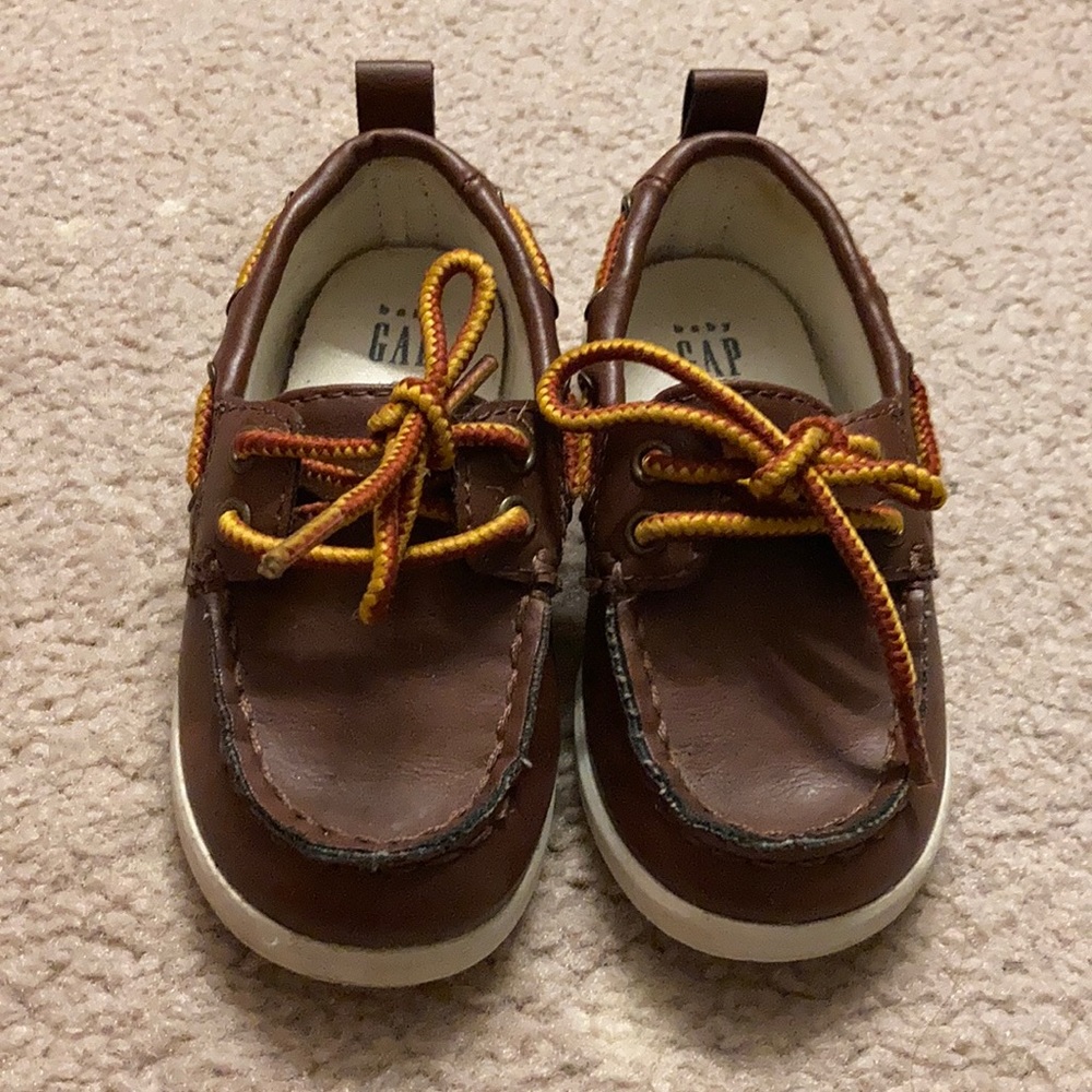 EUC Baby Gap Shoes sz 6